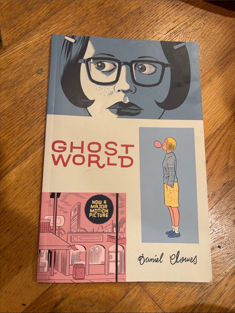 Ghost World Graphic Novel by - Daniel Clowes